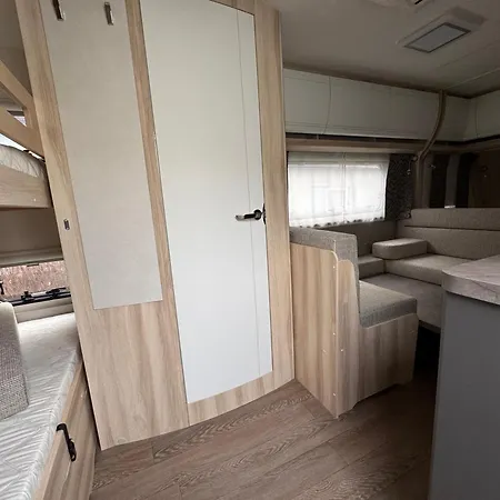 キャンプ場 Keja プストコボ